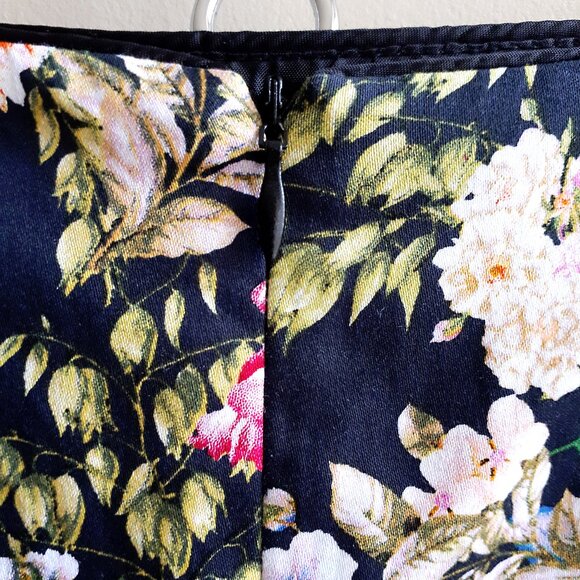 MARIO SERRANI Pencil Skirt with Back Slit in Garden Blossom Floral Print - Picture 4 of 13